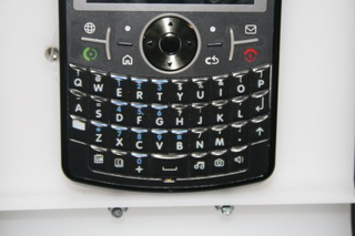 Illustration for article titled 3GSM 2007: I Heart Motorola's Z8 Banana-Slider and Q9 Smartphone